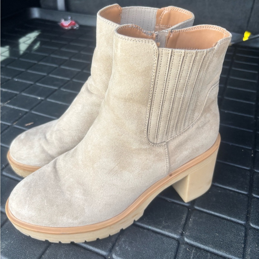 Universal thread booties